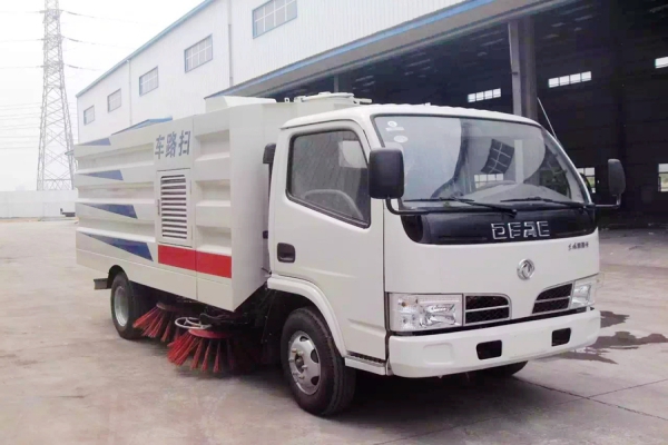 東風(fēng)小多利卡國五掃路車現(xiàn)車